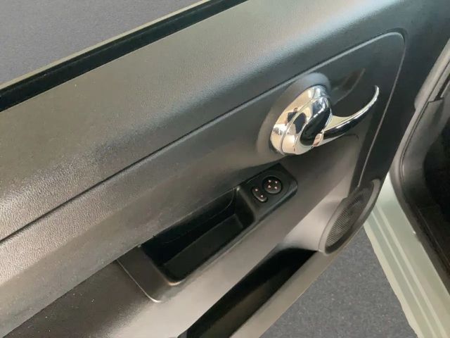 Fiat 500 1.0 Hybrid + Ganzjahresreifen