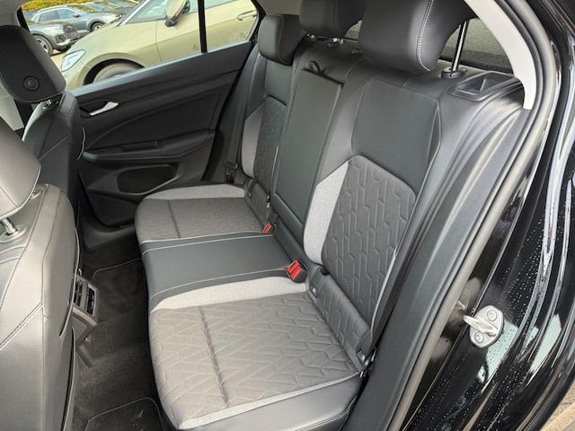 Volkswagen Golf 1.5 eTSI DSG Golf VIII