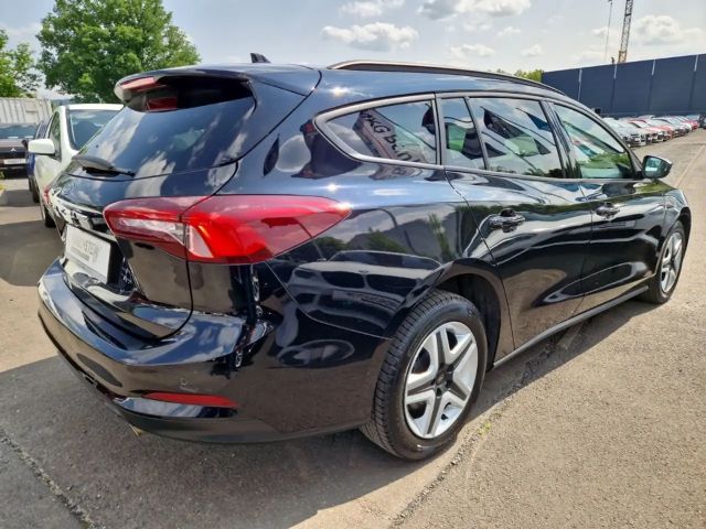 Ford Focus Cool & Connect EcoBoost Wagon