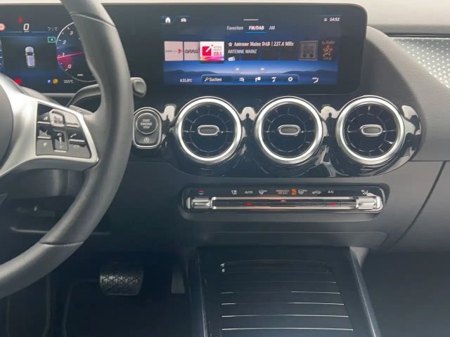 Mercedes-Benz B 180 Progressive