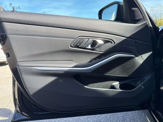 BMW 320 320d M-Sport Sedan xDrive