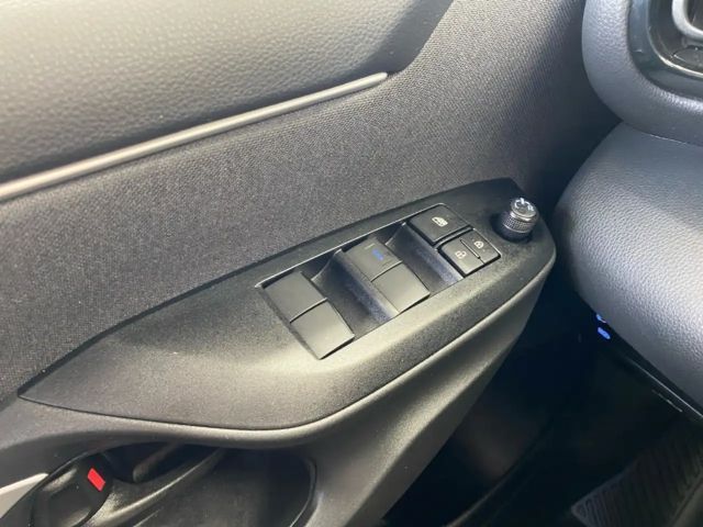 Toyota Yaris Hatchback Hybride Team D