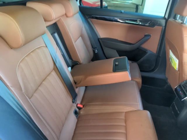 Skoda Superb 2.0 TDI Combi