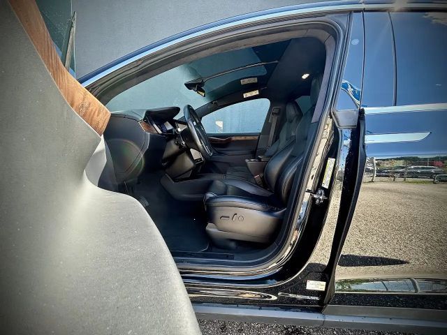 Tesla Model X Raven Longe Range 6 Sitzer