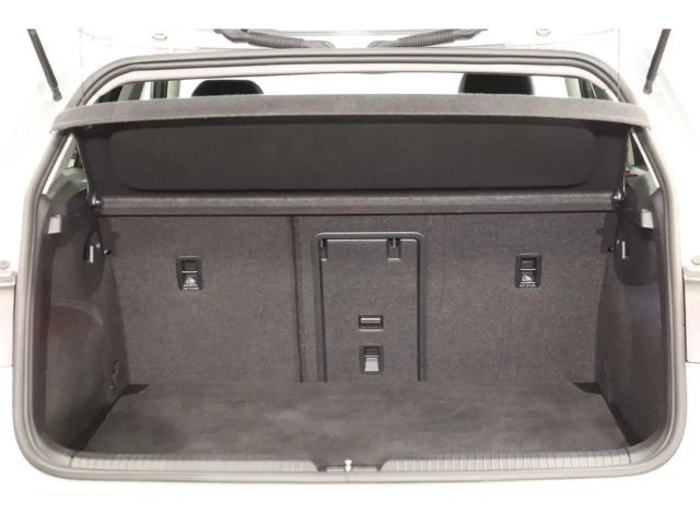 Volkswagen Golf 1.5 TSI Golf VIII