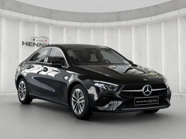 Mercedes-Benz A 200 Lim. Standheizung Panorama Memory Totwink.