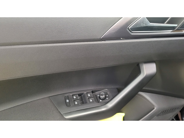 Volkswagen Polo 1. 0 TSI KLIMA, NAVI, MATRIX-LED