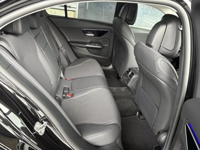 Mercedes-Benz C 180 AVANTGARDE Sedan