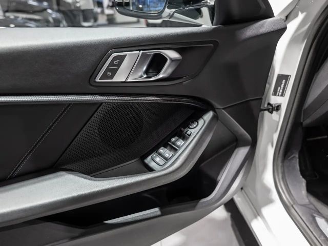 BMW 118 118i Sedan Sport Line