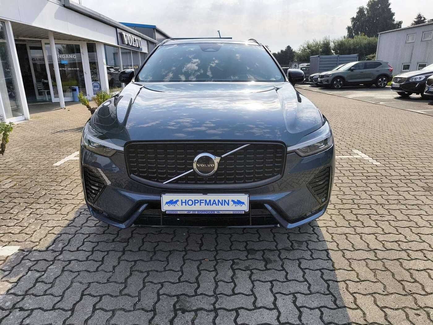 Volvo XC60 AWD Dark Plus
