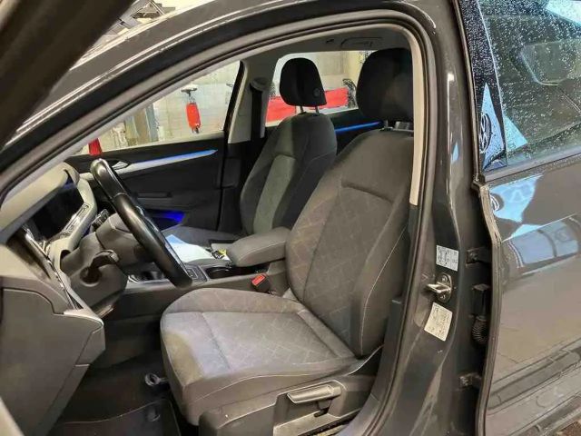 Volkswagen Golf Life Variant