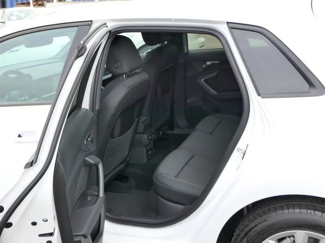 Audi A3 30 TFSI Sedan