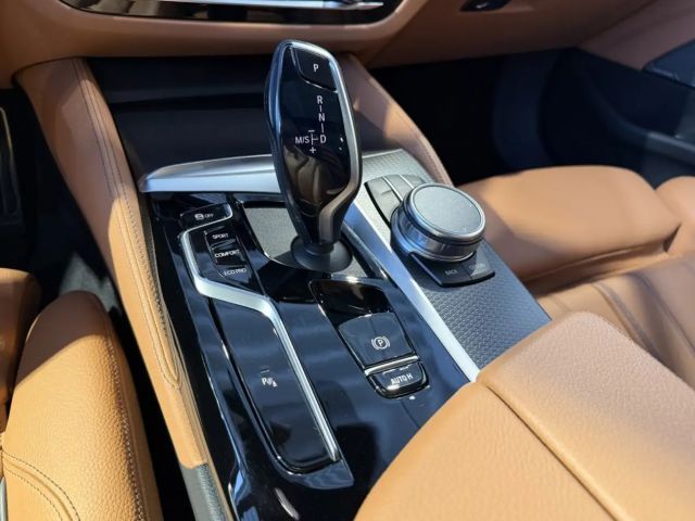 BMW 530 530i M-Sport Touring xDrive