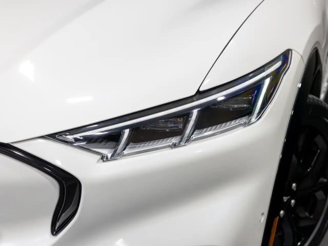 Ford Mustang Mach-E AWD Premium