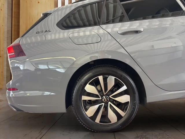 Volkswagen Golf 1.5 eTSI DSG Variant