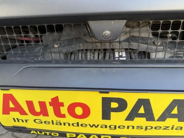 Land Rover Defender 90 D250 SE