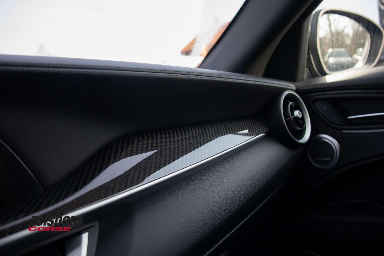 Alfa Romeo Stelvio AT8 Q4 Quadrifoglio Verde