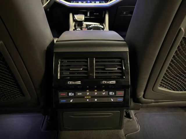 Volkswagen Touareg R-Line Style