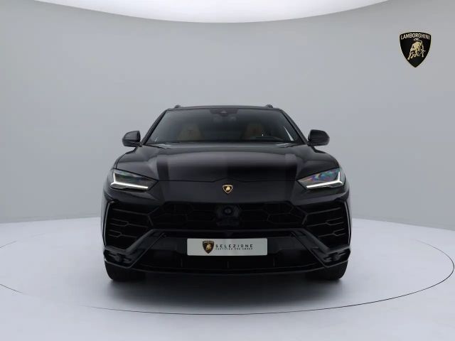 Lamborghini Urus MY22 I AKRAPOVIC I B&O I PANO