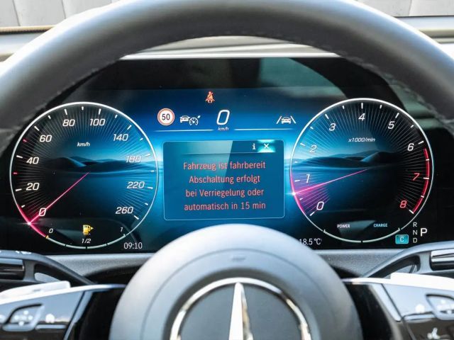 Mercedes-Benz E 200 AVANTGARDE Sedan