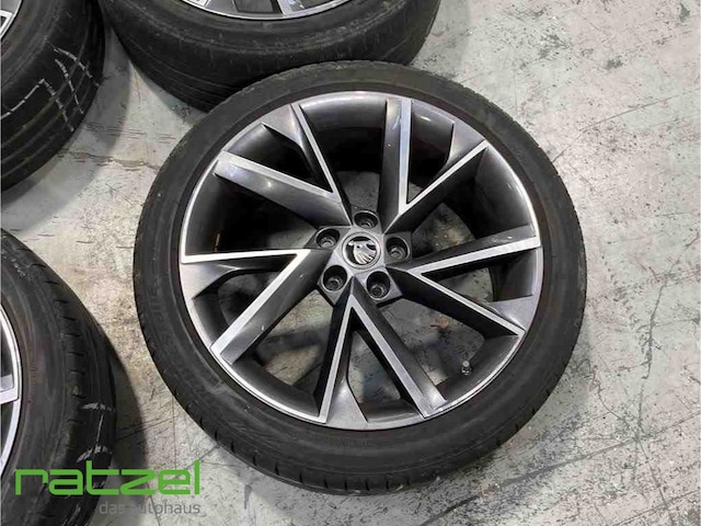 Skoda Superb 2.0 TDI Combi Sportline