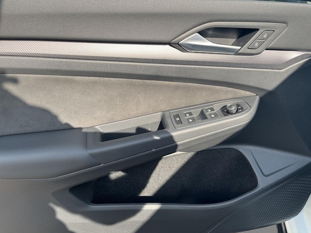 Volkswagen Golf 1.5 eTSI DSG Golf VIII R-Line