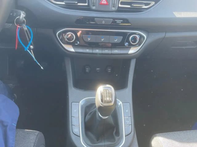 Hyundai i30 Hybrid Select