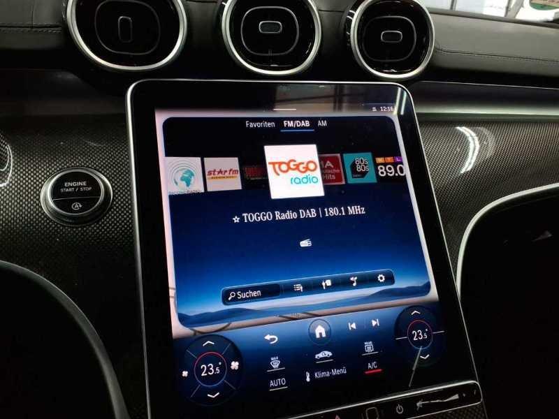 Mercedes-Benz C 200 AMG Line Sedan