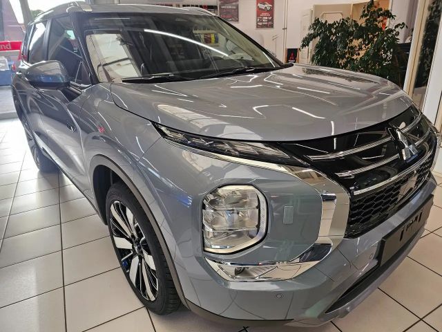 Mitsubishi Outlander 2,4 Intro