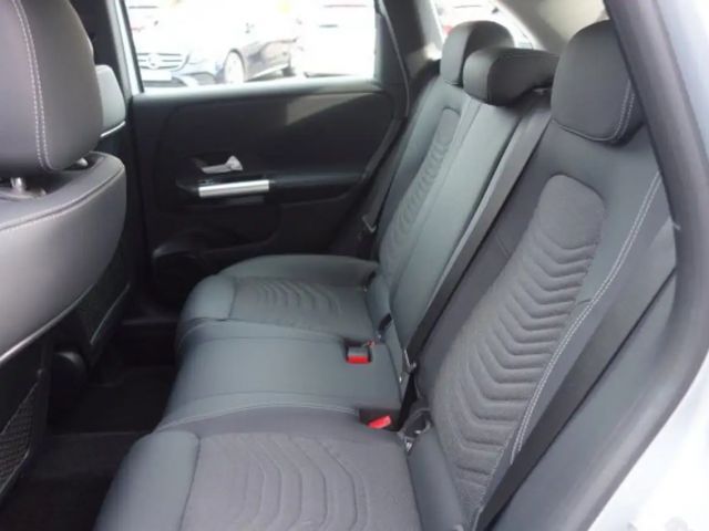 Mercedes-Benz B 180 Progressive