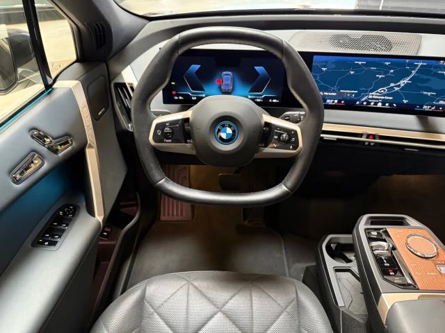 BMW iX xDrive