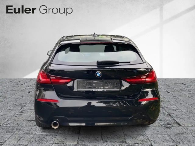 BMW 118 118i 5-deurs Sedan