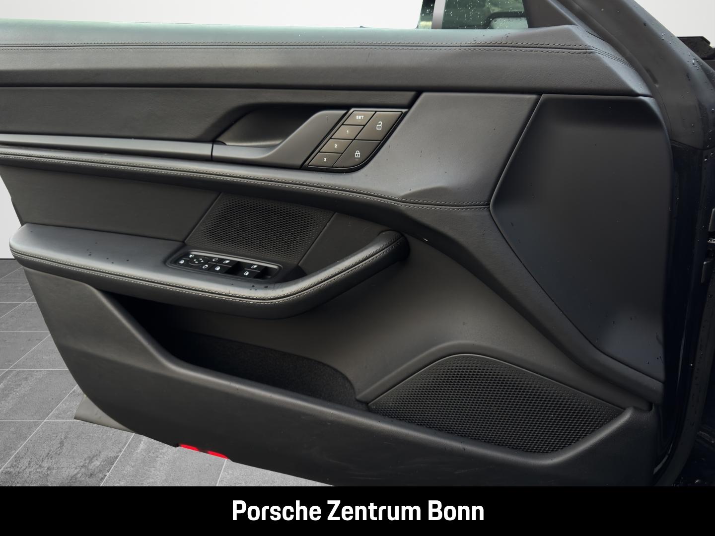 Porsche Taycan 4 Cross Turismo