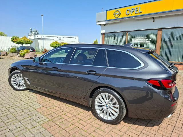 BMW 530 530d Luxury Line Touring xDrive