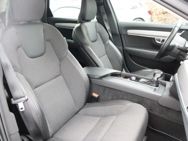 Volvo V90 Momentum