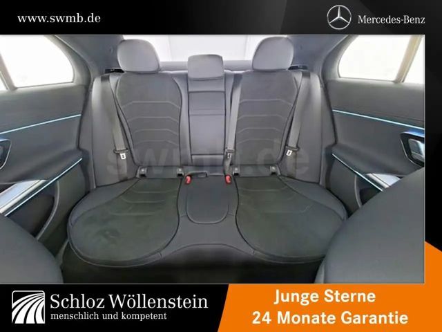 Mercedes-Benz E 220 AMG Line E 220 d Sedan