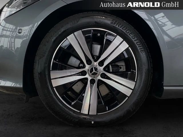 Mercedes-Benz C 200 AVANTGARDE Sedan