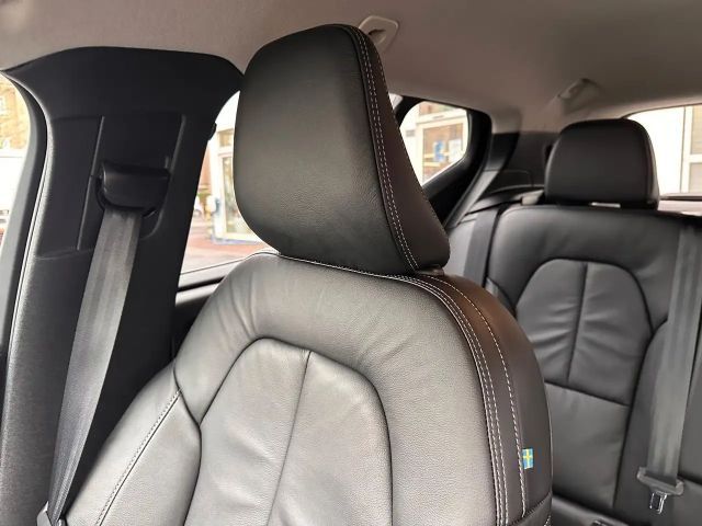 Volvo XC40 Dark Plus T5