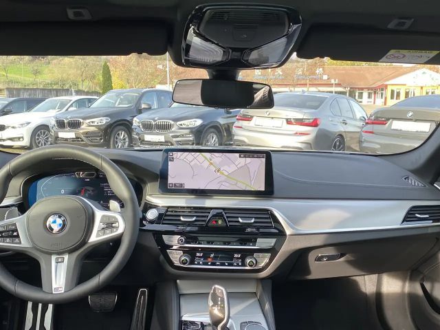 BMW 530 530i M-Sport Touring xDrive