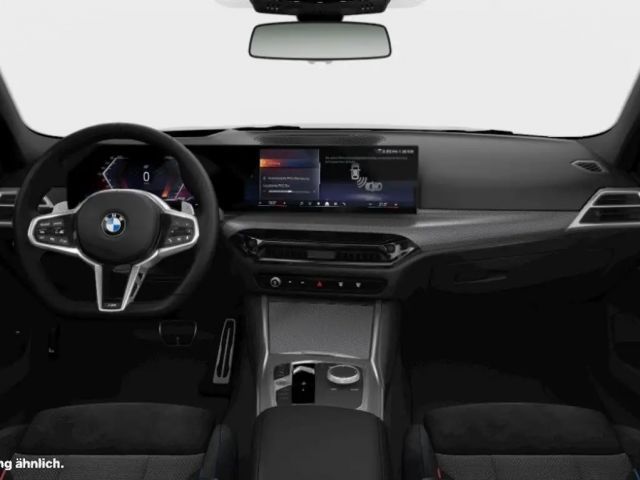 BMW 320 320i M-Sport Sedan