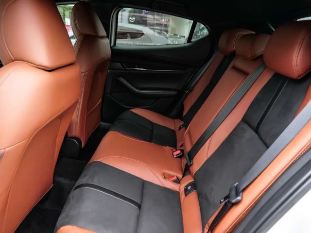 Mazda 3 2.5L SkyActiv e-Skyactiv