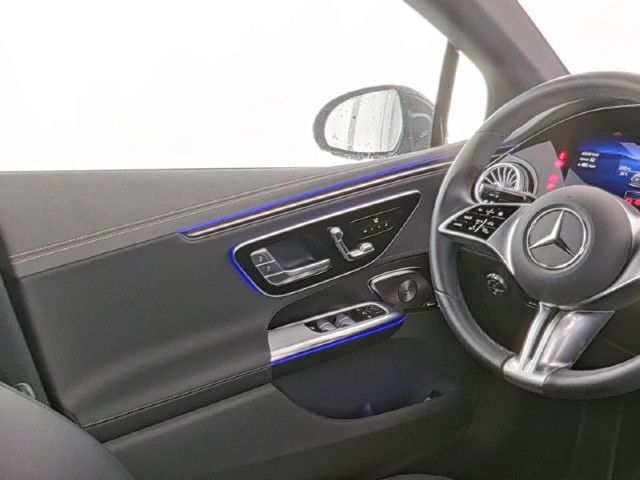 Mercedes-Benz EQE 300 Sedan