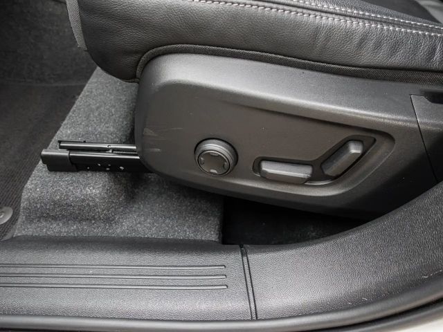 Volvo XC40 Dark Plus