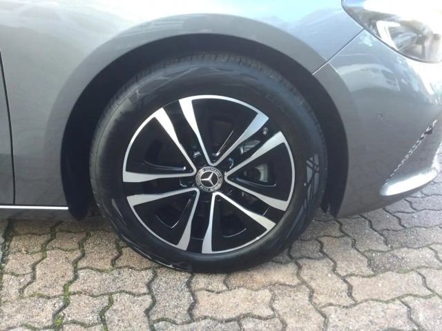 Mercedes-Benz B 180 Progressive