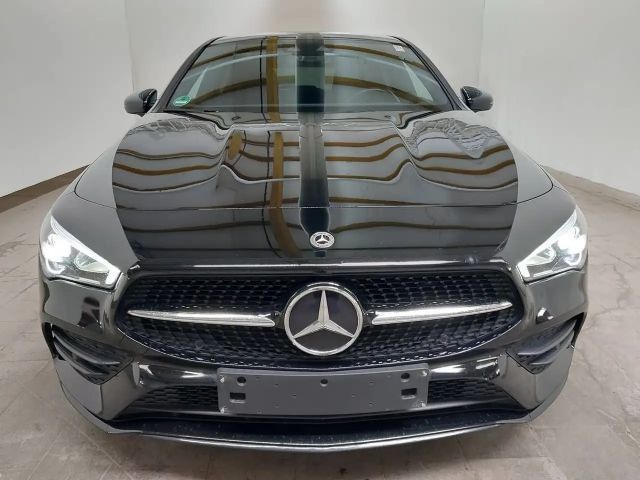 Mercedes-Benz CLA 200 AMG Line Shooting Brake
