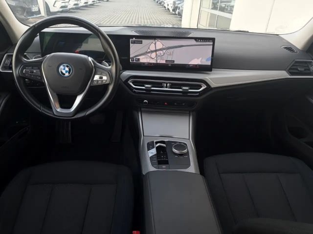 BMW 320 320e Touring