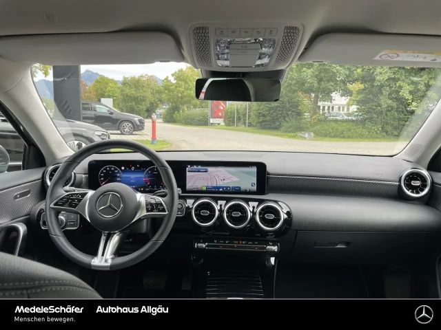 Mercedes-Benz A 180 A 180 d Progressive