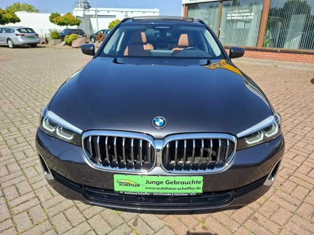BMW 530 530d Luxury Line Touring xDrive