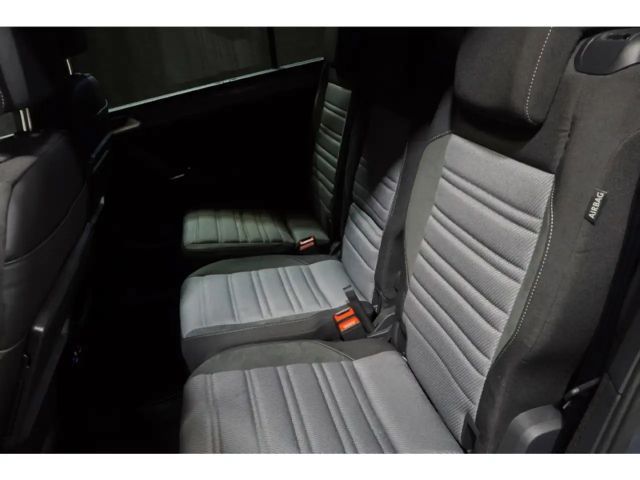 Volkswagen Touran 1.5 TSI Highline R-Line