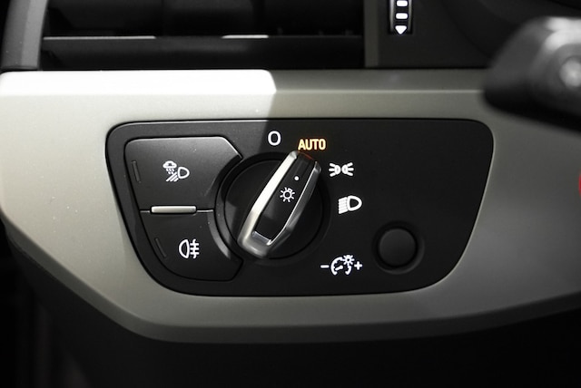 Audi A4 35 TFSI Avant S-Tronic